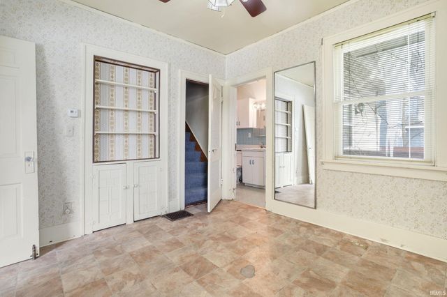 1238 Diamond Avenue, South Bend, IN 46628