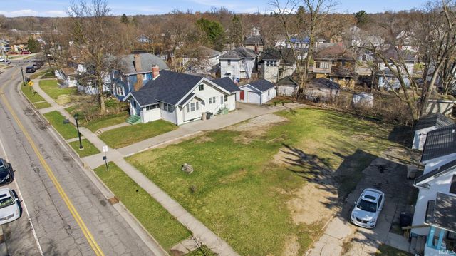 1238 Diamond Avenue, South Bend, IN 46628