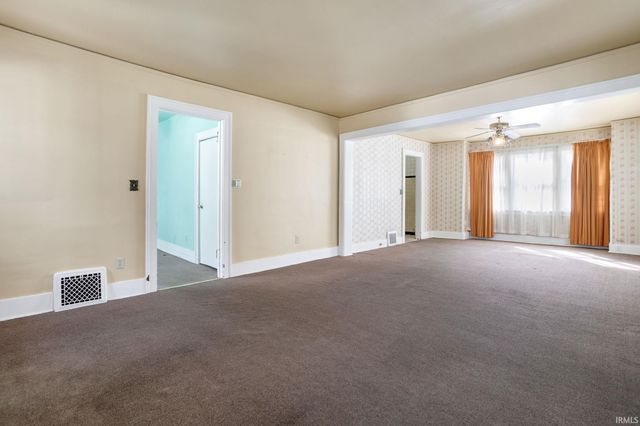 1238 Diamond Avenue, South Bend, IN 46628