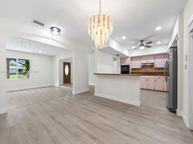 17223 SW 87th Ave, Palmetto Bay, FL 33157