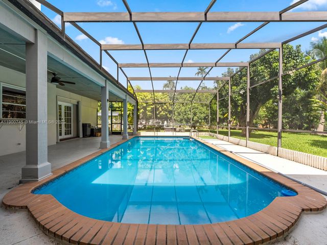 17223 SW 87th Ave, Palmetto Bay, FL 33157