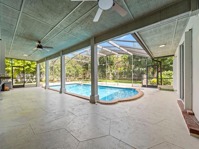 17223 SW 87th Ave, Palmetto Bay, FL 33157