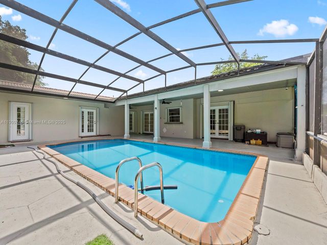 17223 SW 87th Ave, Palmetto Bay, FL 33157