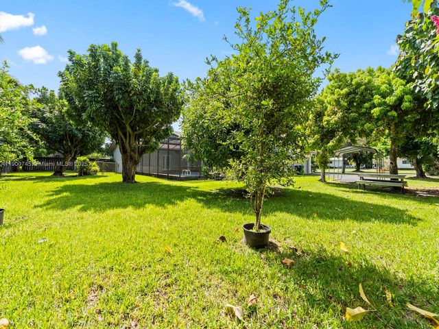 17223 SW 87th Ave, Palmetto Bay, FL 33157