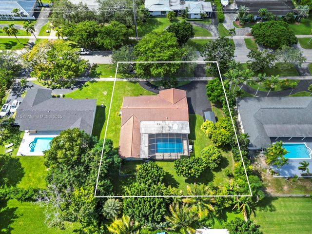 17223 SW 87th Ave, Palmetto Bay, FL 33157