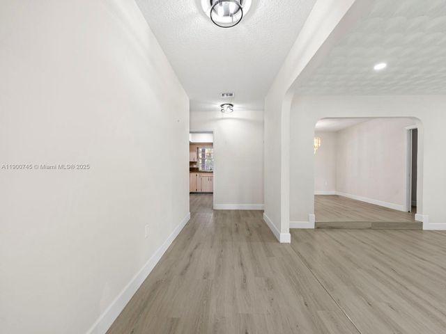 17223 SW 87th Ave, Palmetto Bay, FL 33157