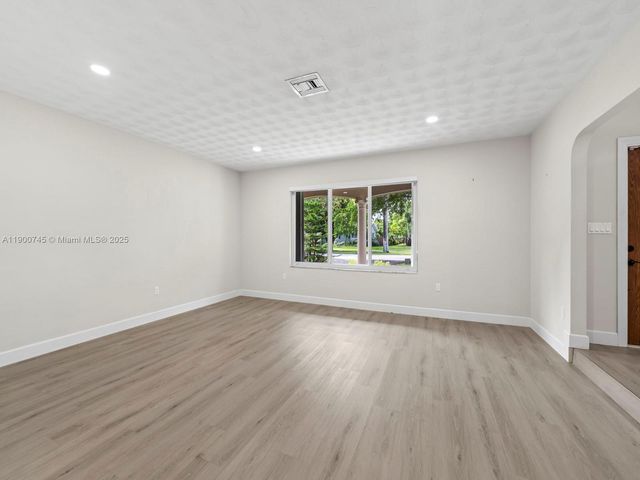 17223 SW 87th Ave, Palmetto Bay, FL 33157