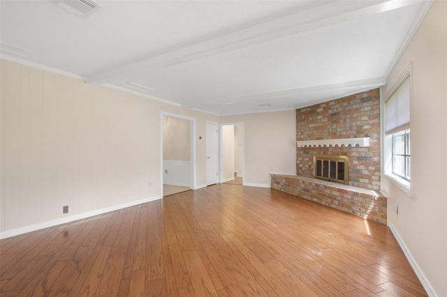 711 Rosewood Drive, Shenandoah, TX 77381