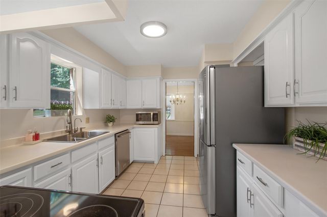 711 Rosewood Drive, Shenandoah, TX 77381