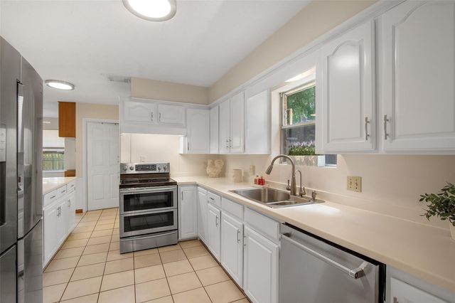 711 Rosewood Drive, Shenandoah, TX 77381