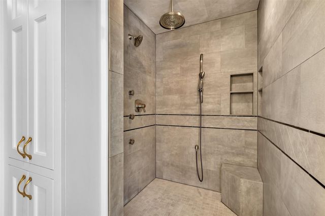 711 Rosewood Drive, Shenandoah, TX 77381