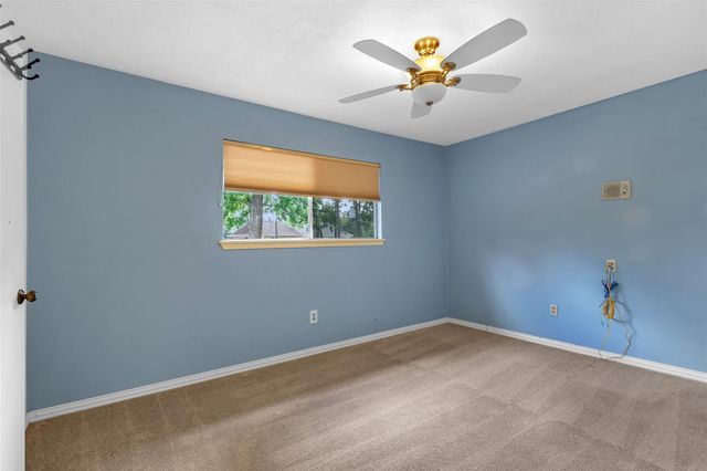 711 Rosewood Drive, Shenandoah, TX 77381