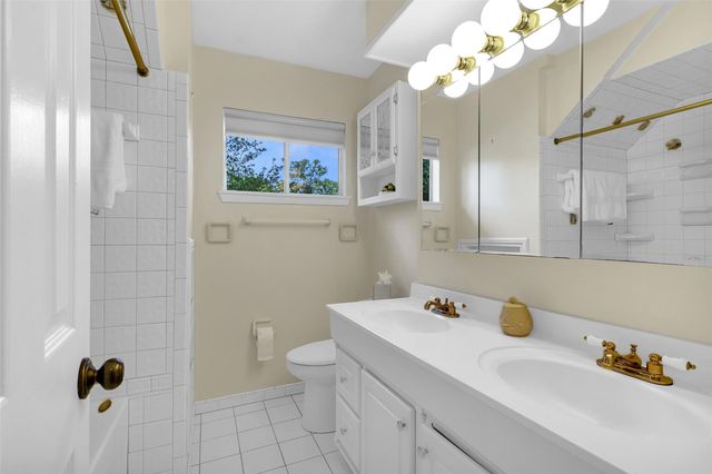 711 Rosewood Drive, Shenandoah, TX 77381