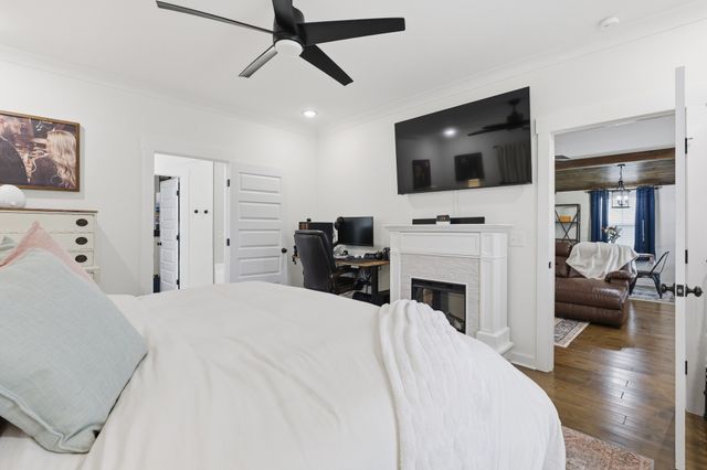 411 2nd Ave, S, Loretto, TN 38469