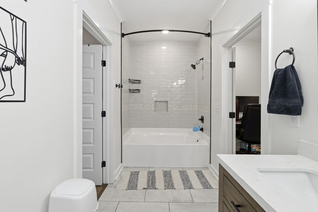 411 2nd Ave, S, Loretto, TN 38469