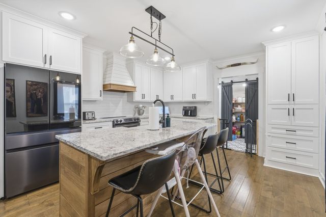 411 2nd Ave, S, Loretto, TN 38469