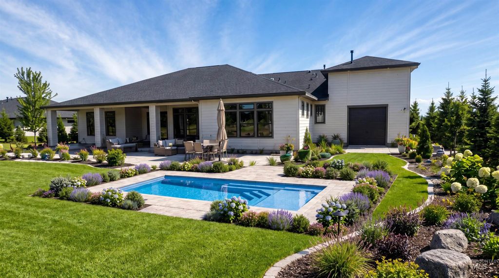 7167 Sidewinder Rd, Star, ID 83669
