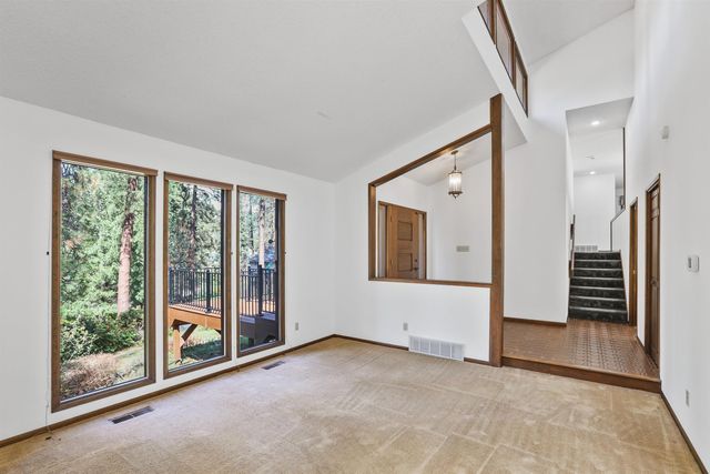 15010 E Shelly Ct, Veradale, WA 99037