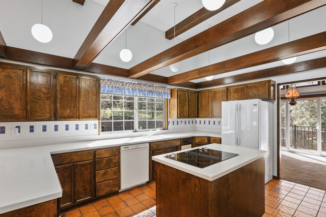 15010 E Shelly Ct, Veradale, WA 99037