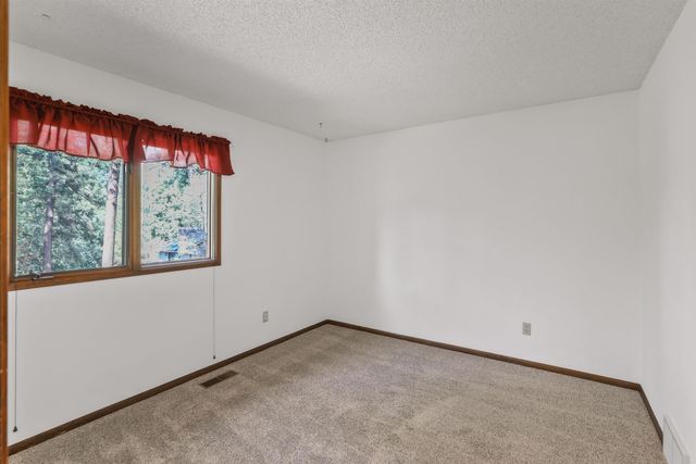 15010 E Shelly Ct, Veradale, WA 99037