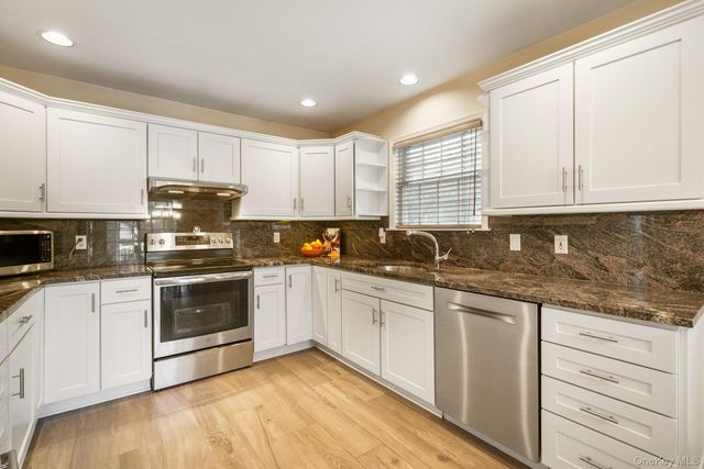 136 Edgewood Avenue, Thornwood, NY 10594