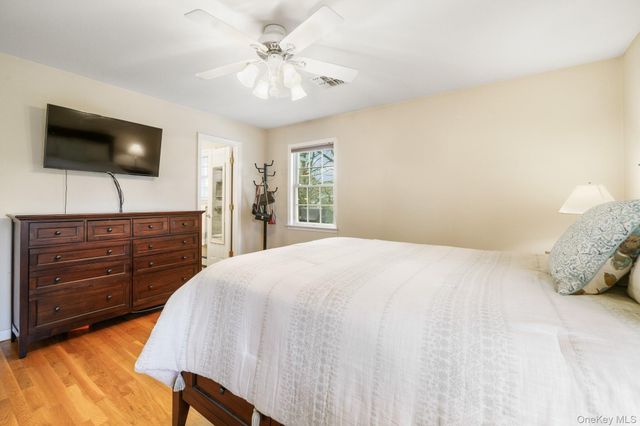 136 Edgewood Avenue, Thornwood, NY 10594