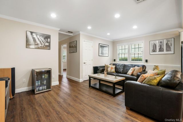 136 Edgewood Avenue, Thornwood, NY 10594