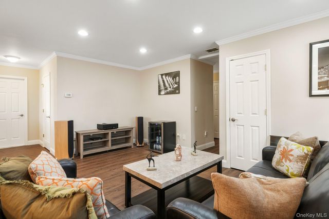 136 Edgewood Avenue, Thornwood, NY 10594