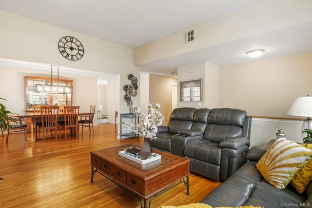 136 Edgewood Avenue, Thornwood, NY 10594