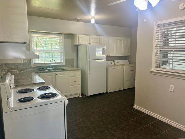 605 W Martin Street, Jacksonville, AR 72076
