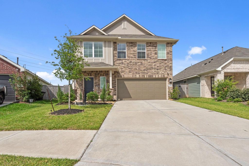 5858 Dawning Sun Street, Fulshear, TX 77441