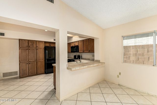 938 E DRIFTWOOD Drive, Tempe, AZ 85283