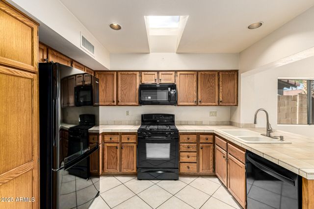 938 E DRIFTWOOD Drive, Tempe, AZ 85283