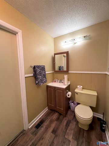 914 6th Avenue Sw SW, Decatur, AL 35601