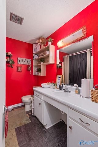 914 6th Avenue Sw SW, Decatur, AL 35601