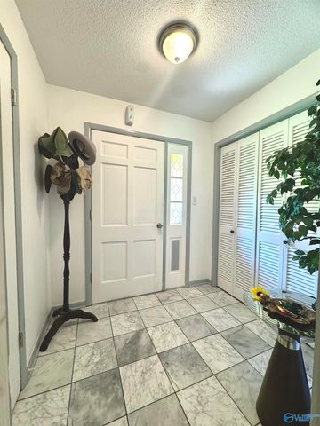 914 6th Avenue Sw SW, Decatur, AL 35601