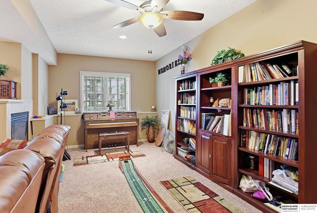 5951 N 92nd Avenue, Omaha, NE 68134