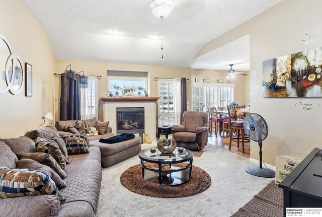 5951 N 92nd Avenue, Omaha, NE 68134