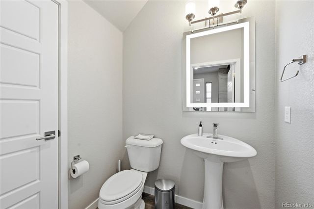 4045 S Teller Street, Denver, CO 80235