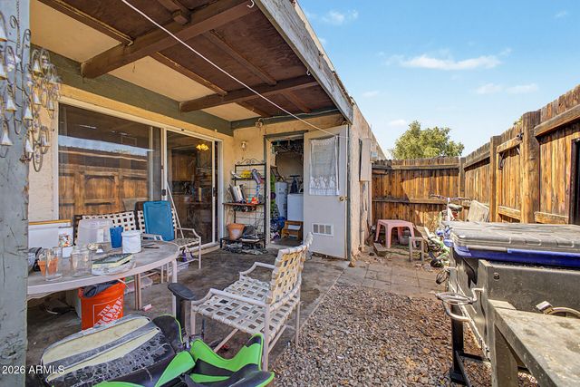 6048 W GOLDEN Lane, Glendale, AZ 85302