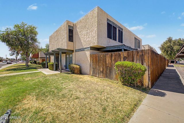 6048 W GOLDEN Lane, Glendale, AZ 85302