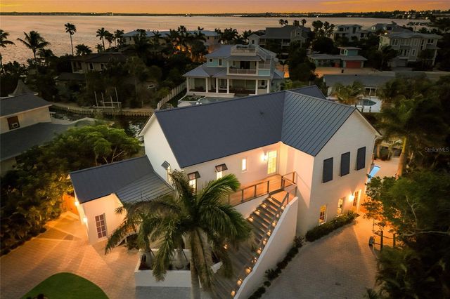 511 59TH STREET, Bradenton Beach, FL 34217