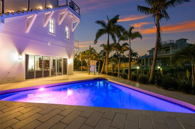 511 59TH STREET, Bradenton Beach, FL 34217