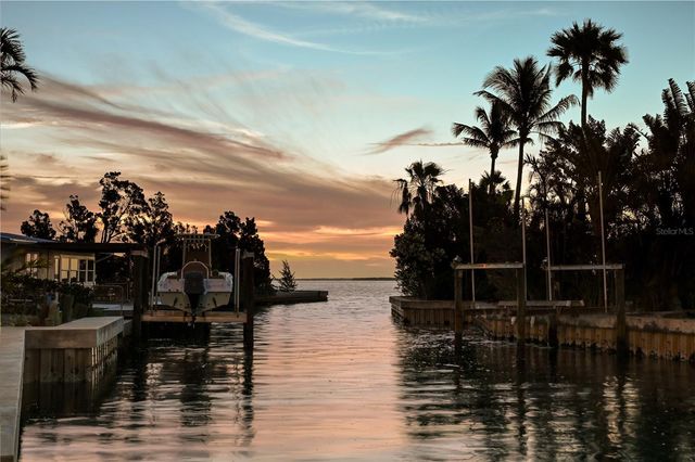 511 59TH STREET, Bradenton Beach, FL 34217