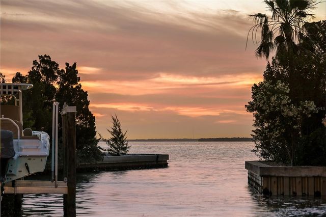 511 59TH STREET, Bradenton Beach, FL 34217