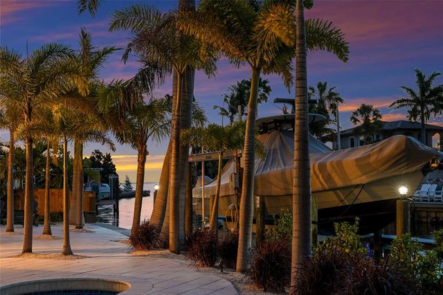 511 59TH STREET, Bradenton Beach, FL 34217