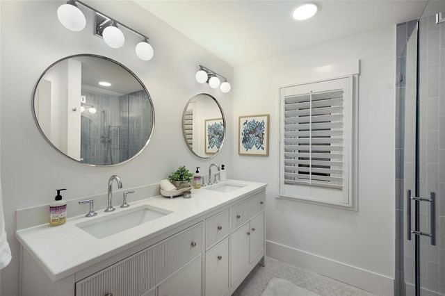 511 59TH STREET, Bradenton Beach, FL 34217