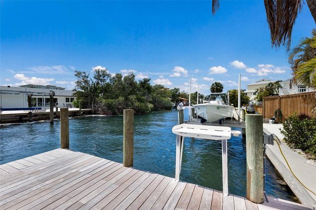 511 59TH STREET, Bradenton Beach, FL 34217