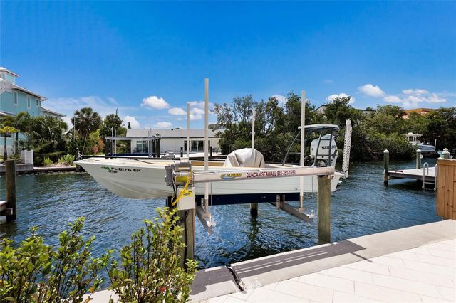 511 59TH STREET, Bradenton Beach, FL 34217