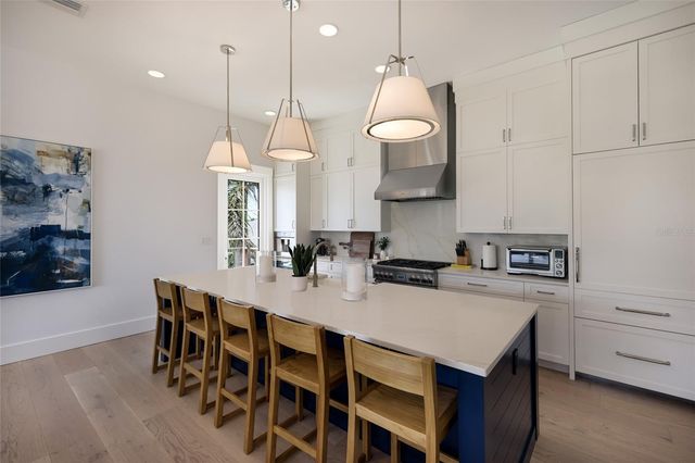 511 59TH STREET, Bradenton Beach, FL 34217